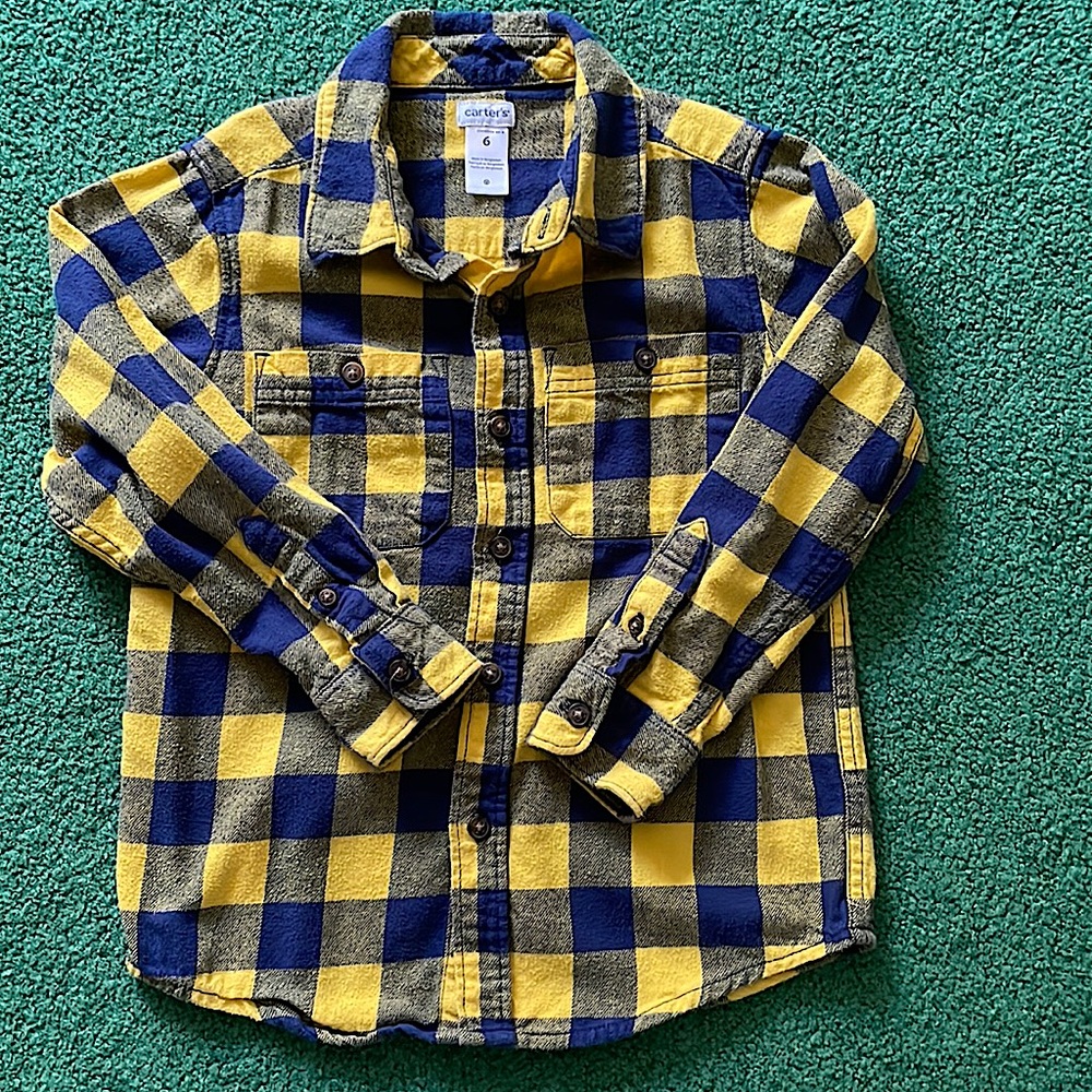 Boys Size 6 long sleeve flannel shirt